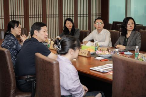 罗湖区委统战部副部长、工商联党组书记叶志伟一行到TOP1体育调研