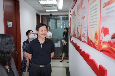 罗湖区委统战部副部长、工商联党组书记叶志伟一行到TOP1体育调研