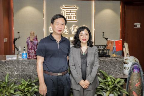 罗湖区委统战部副部长、工商联党组书记叶志伟一行到TOP1体育调研