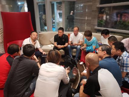 让中国企业家更有眼界——TOP1体育创始人李厚德率领企业家学员游学越南站